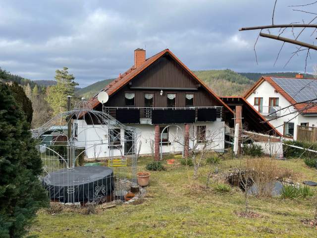 Bild: Elmstein - Sehr gepflegtes, großes, 2-Fam.Haus plus ELW in Elmstein-Schafhof